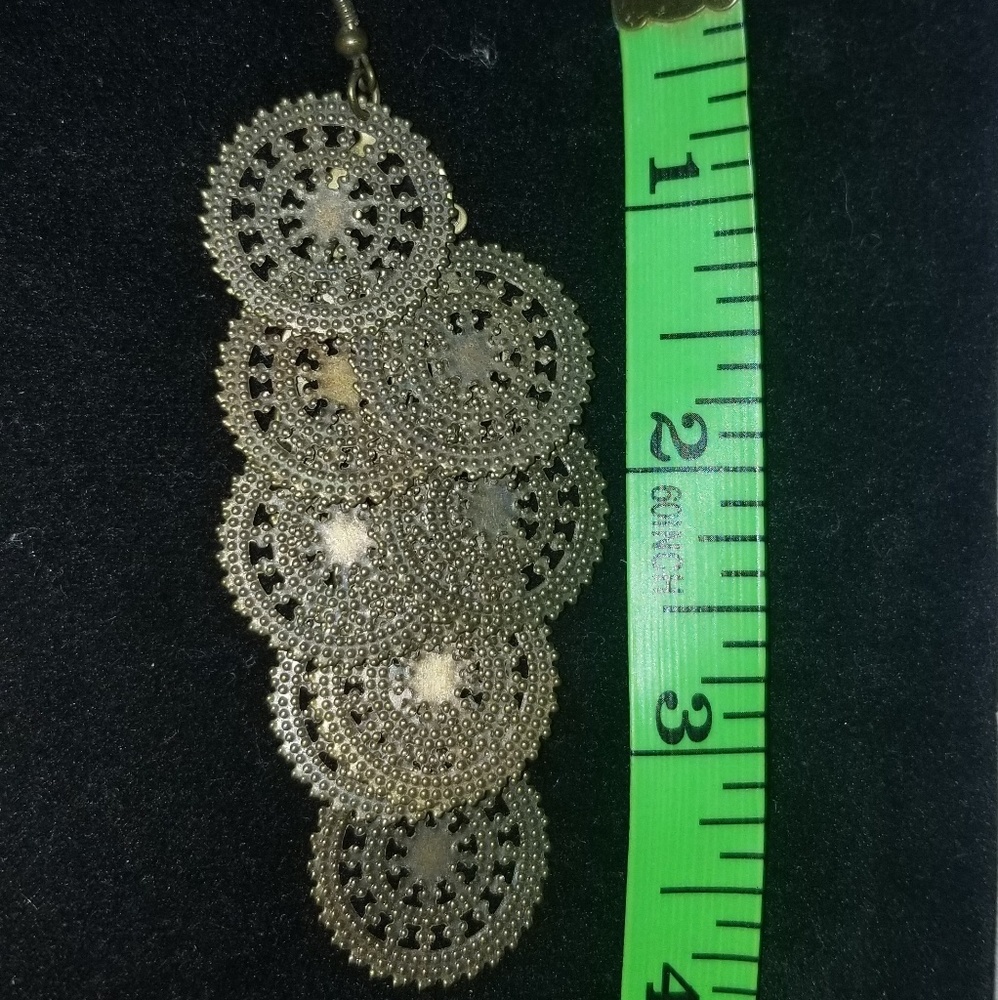 Large earrings - Picture 3 of 3
